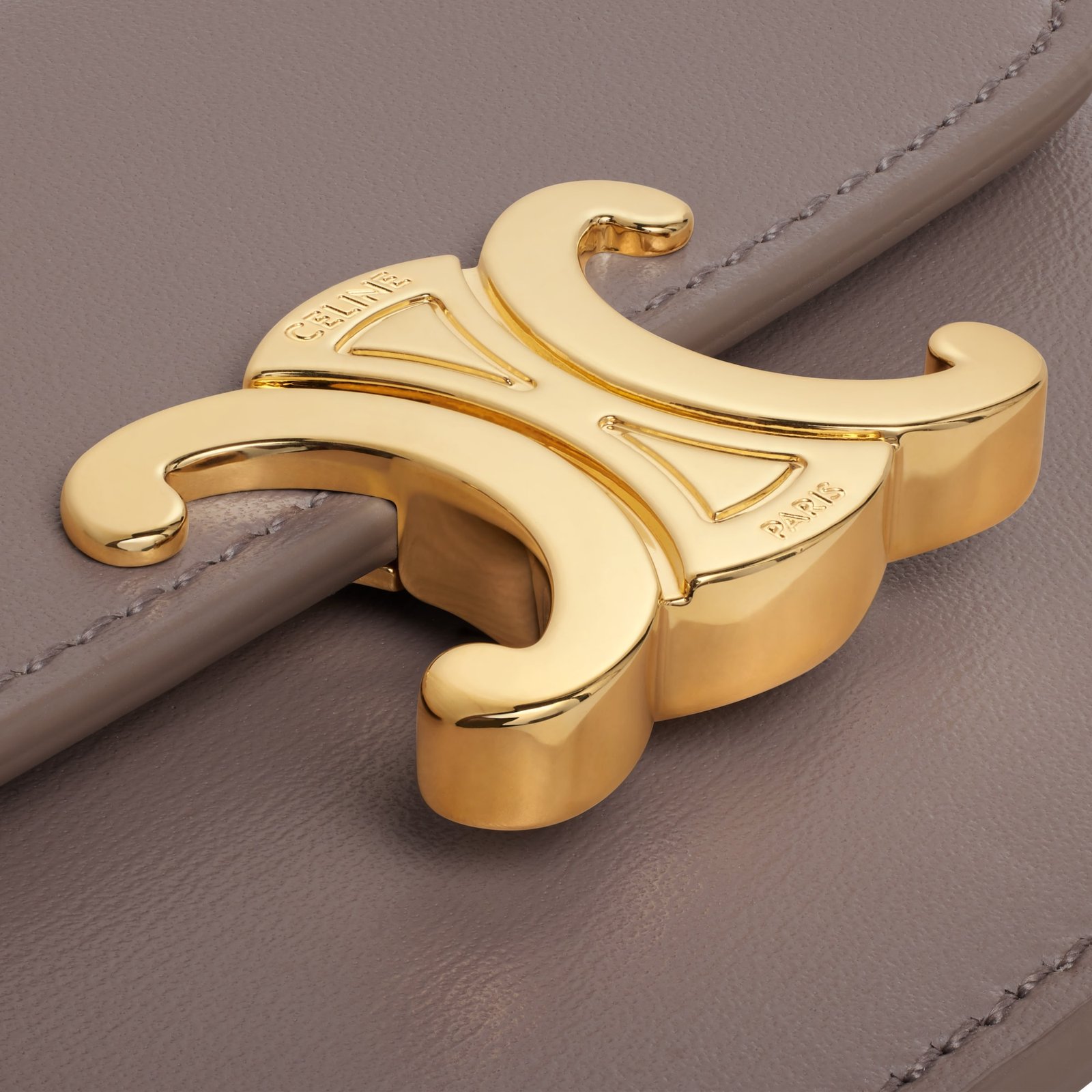 CARD HOLDER WITH FLAP TRIOMPHE IN SHINY CALFSKIN PEBBLE - Image 5