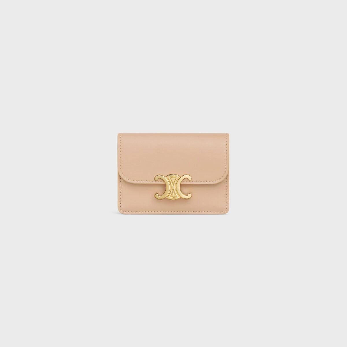 CARD HOLDER WITH FLAP TRIOMPHE IN SHINY CALFSKIN OAT BEIGE